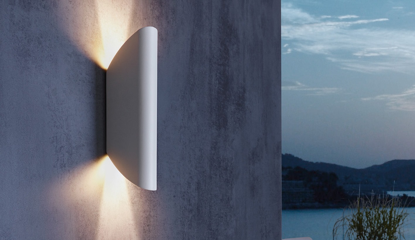 EGLO KÜLTÉRI LÁMPA HÁZFALON