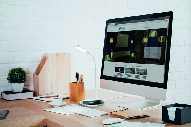 98247 EGLO MASSERIE LED íróasztal lámpa Qi-töltővel